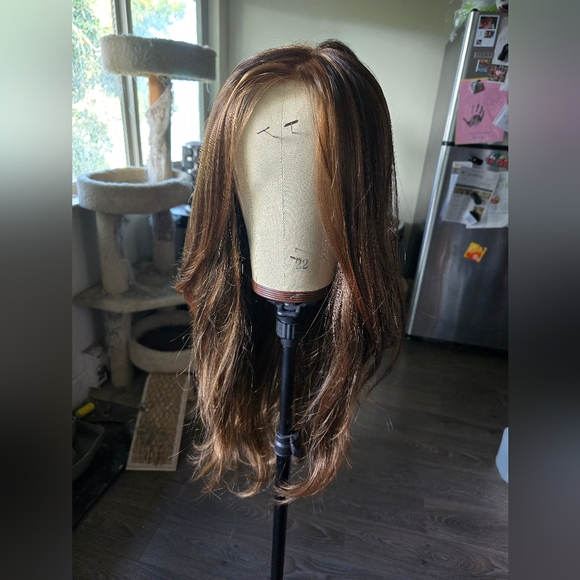 Jon Renau Avery wig, color: 6F27